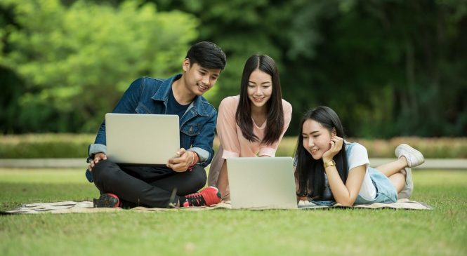 How Does Technology Help Students?