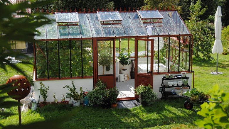 How To Replace Greenhouse Windows