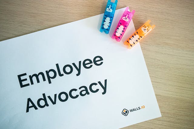 <strong>Promoting Employee Advocacy: Strategies for Positive Brand Representation</strong>