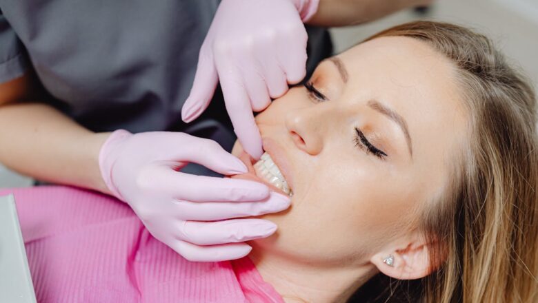 Act Fast: How to Treat Gum Disease at Home and When to See a Dentist