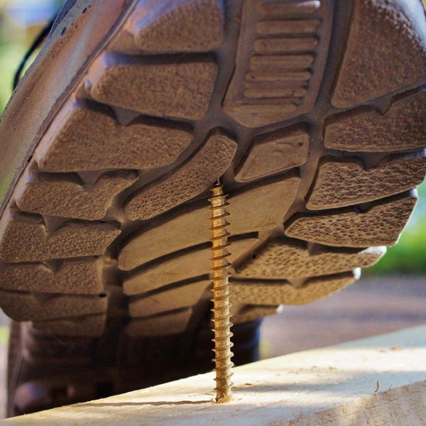 The Role of a Workers’ Comp Lawyer in Your Case