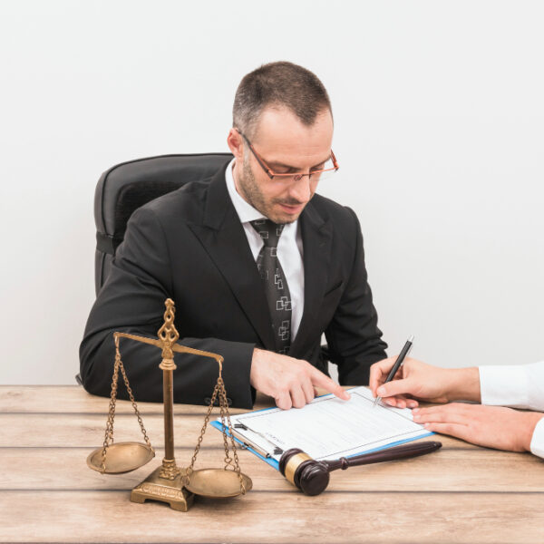 How Personal Injury Attorneys Navigate the Legal System for You