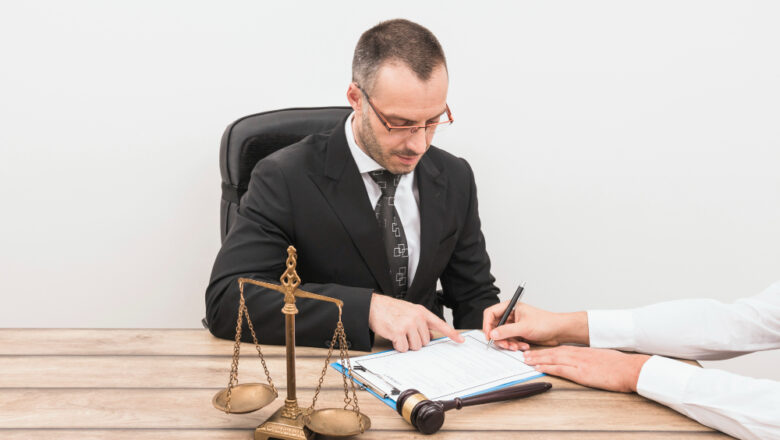 How Personal Injury Attorneys Navigate the Legal System for You
